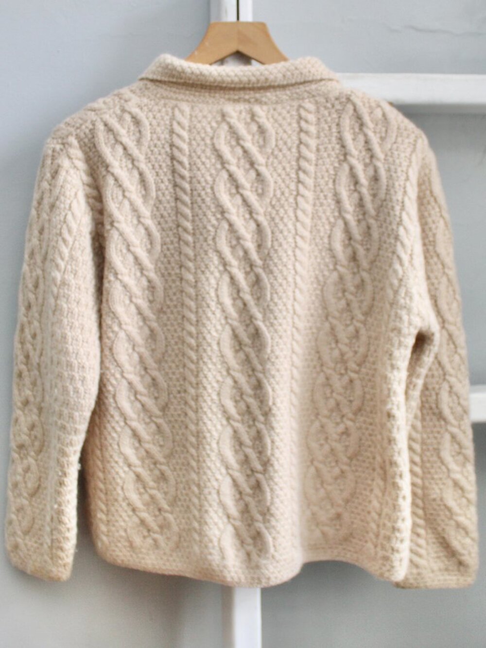 Paul James England Cardigan Cable Knit Wool Sweater Cream Tan Size Small - Picture 2 of 4